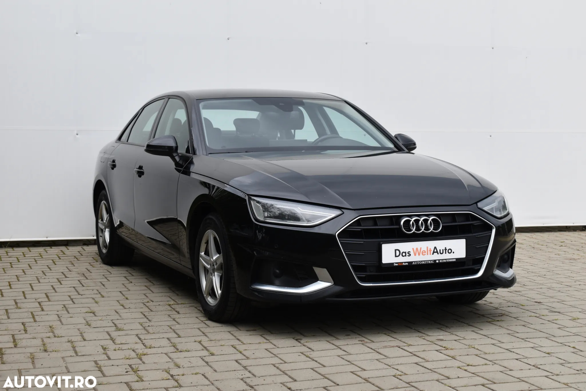 Audi A4 35 TDI S tronic MHEV Basic - 4