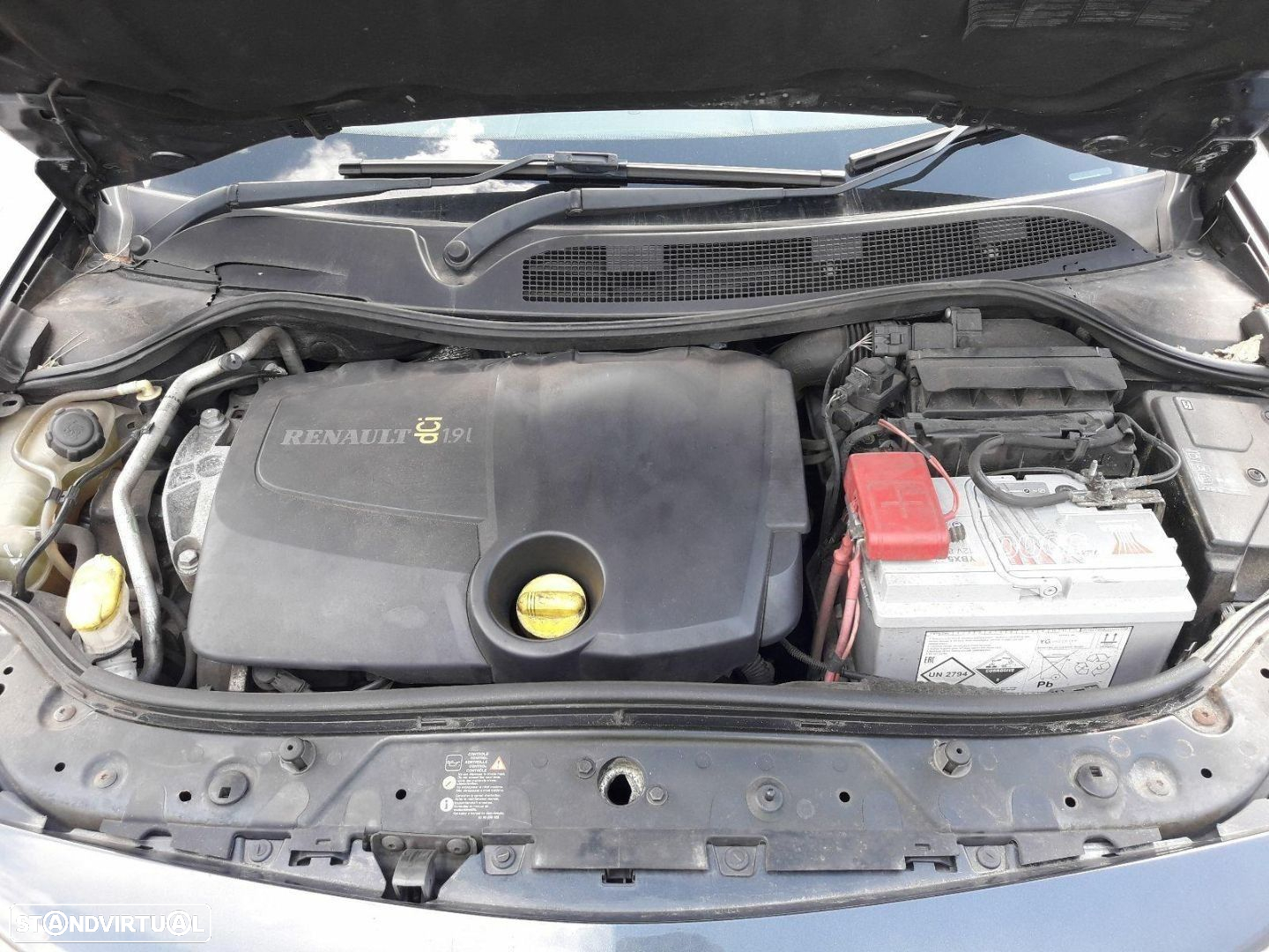 Renault Mégane Cabrio 1.9 DCI de 2007 disponível para peças BANCOS VENDIDOS ELEV... - 6