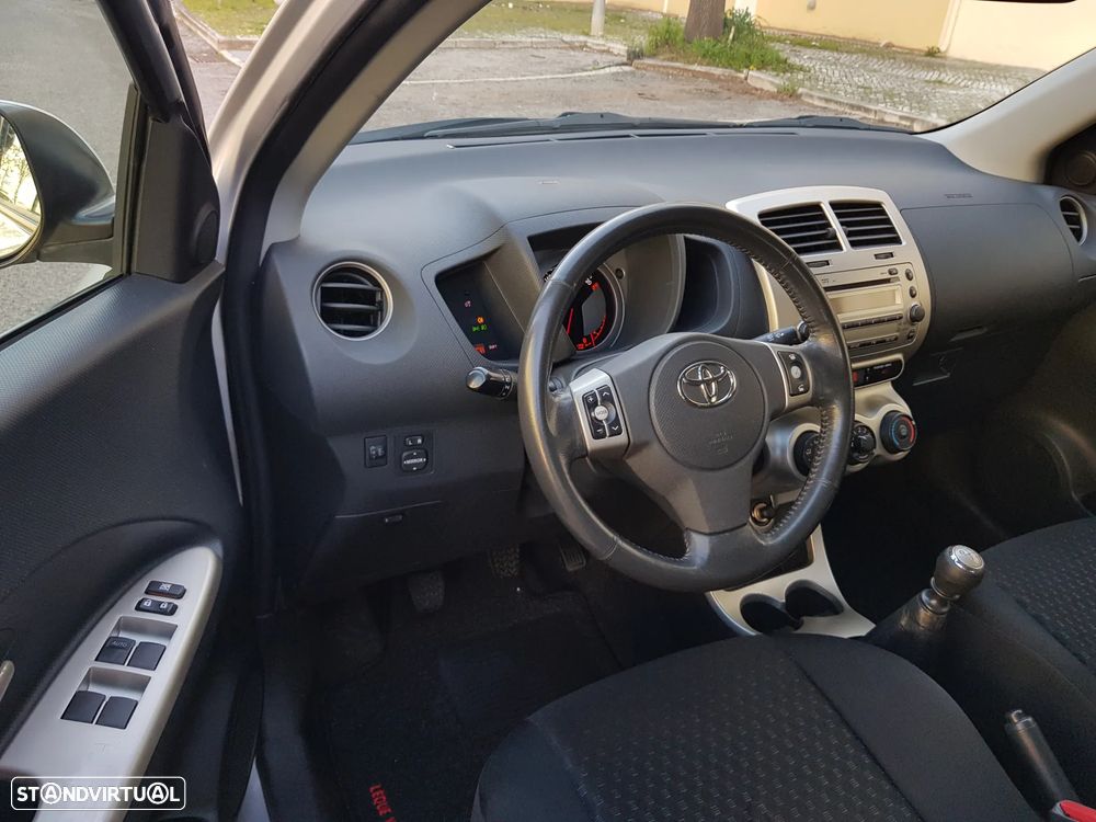 Toyota Urban Cruiser 1.33 VVT-i Sol - 41