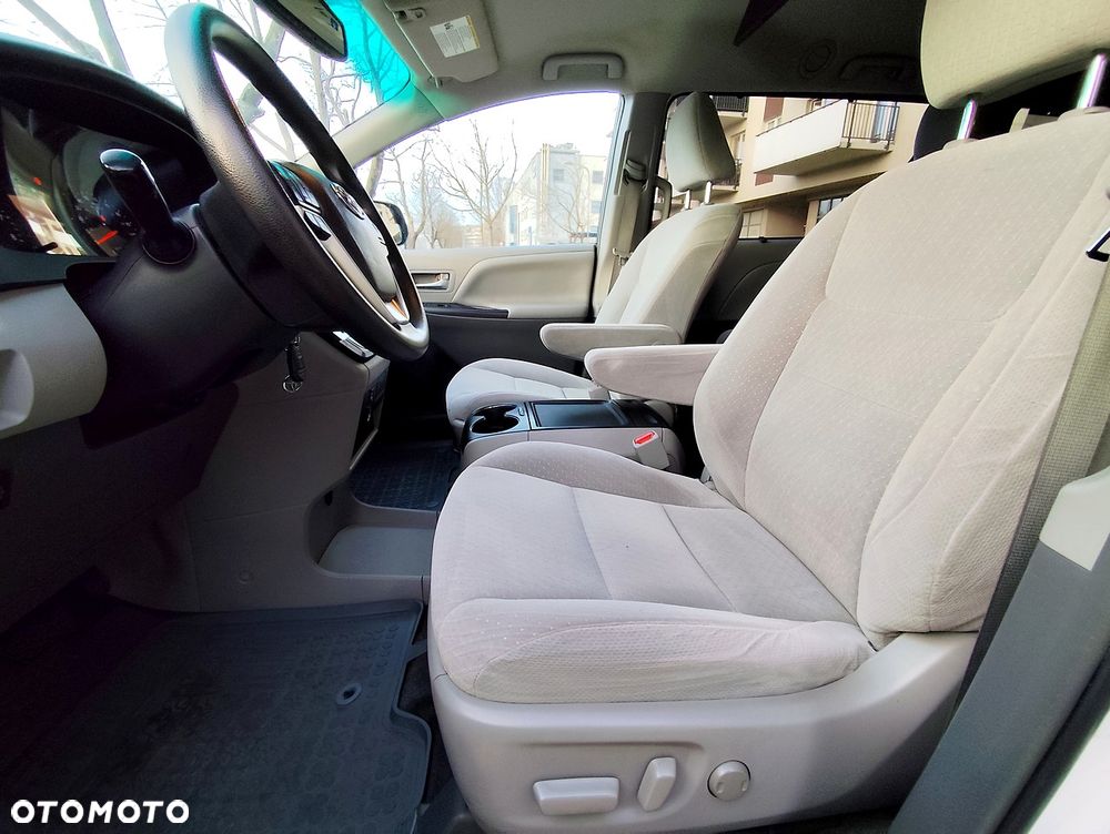 Toyota Sienna 3.5 V6 SE - 7