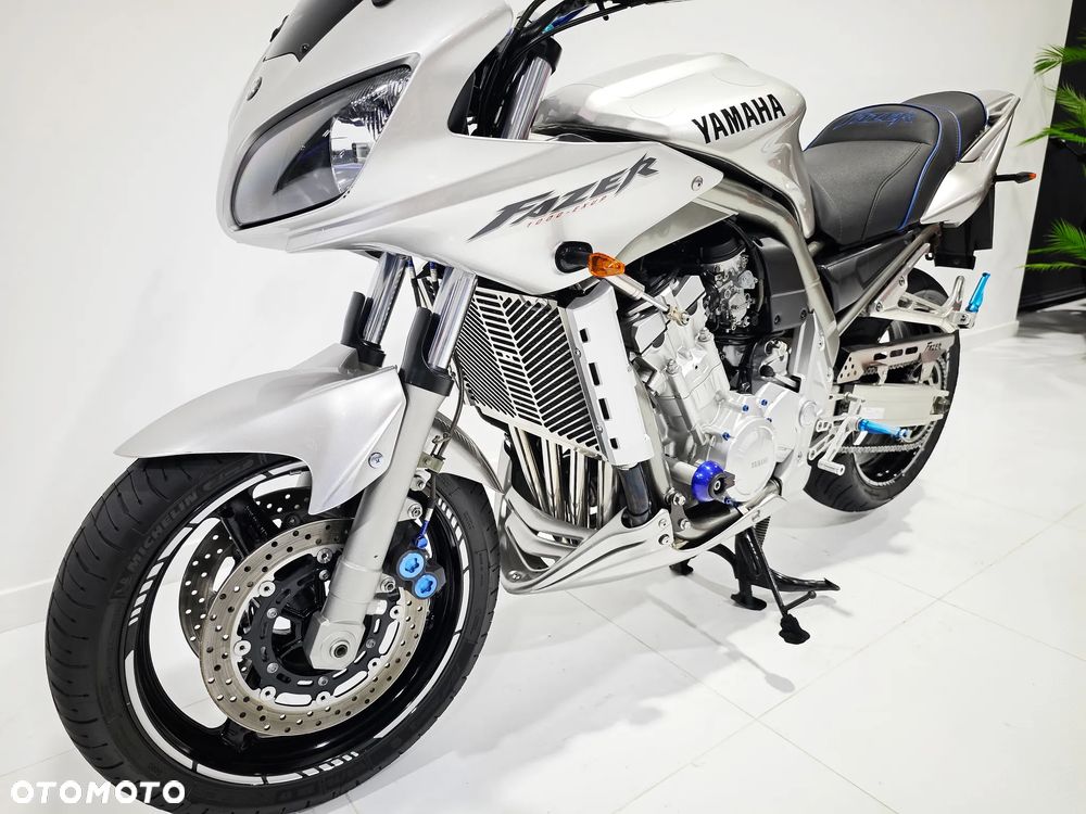 Yamaha FZS - 21