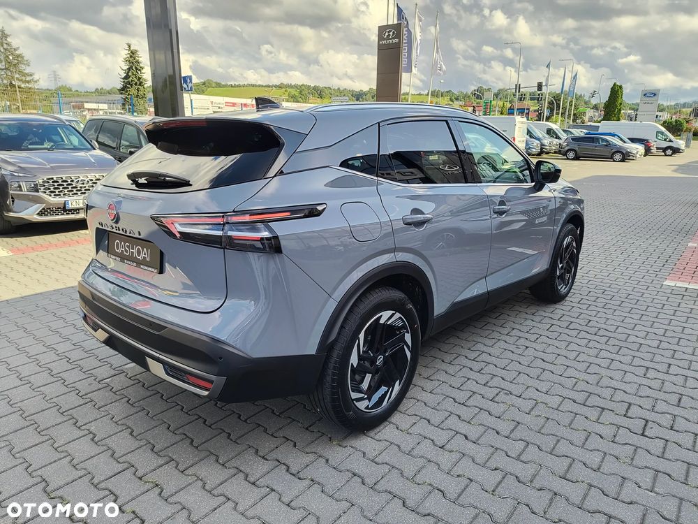 Nissan Qashqai 1.3 DIG-T MHEV 4x4 N-Connecta Xtronic - 4