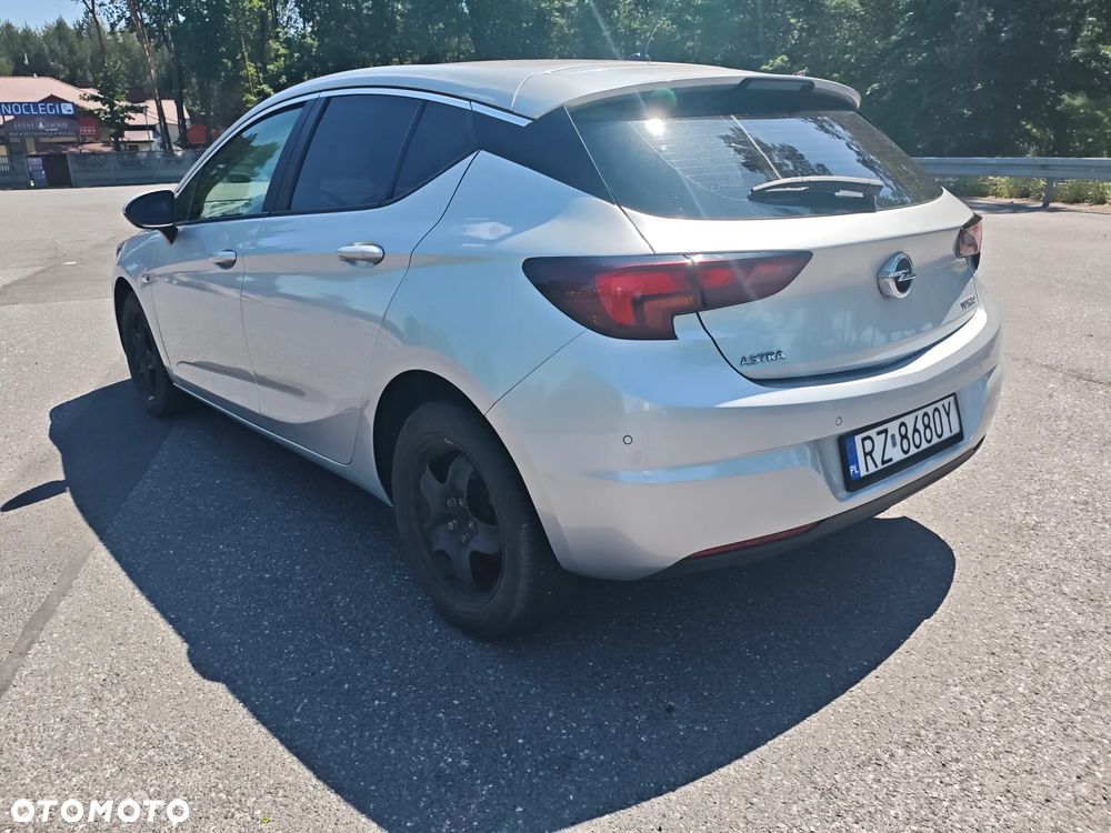 Opel Astra 1.4 T Enjoy S&S - 12
