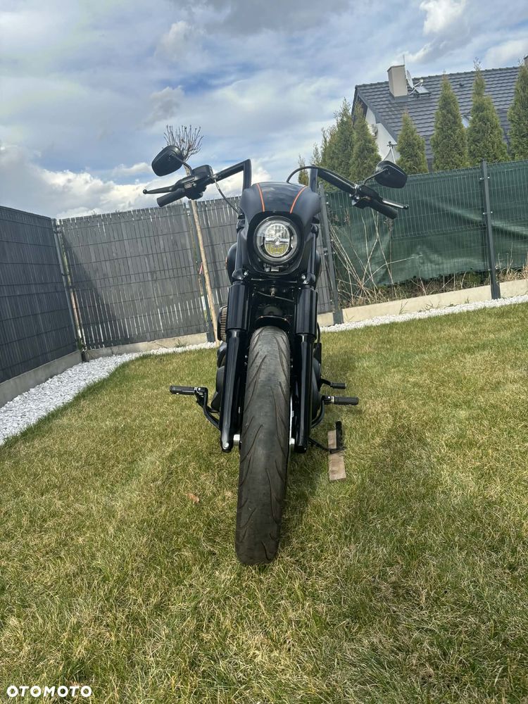 Harley-Davidson Softail Street Bob - 14