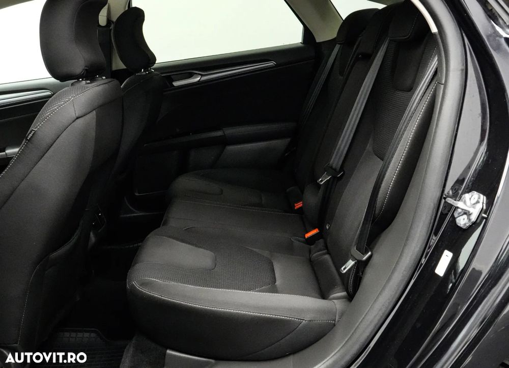Ford Mondeo 2.0 HEV Titanium - 16