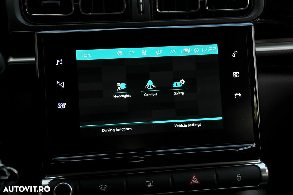 Citroën C3 1.2 PureTech S&S EAT Shine - 26