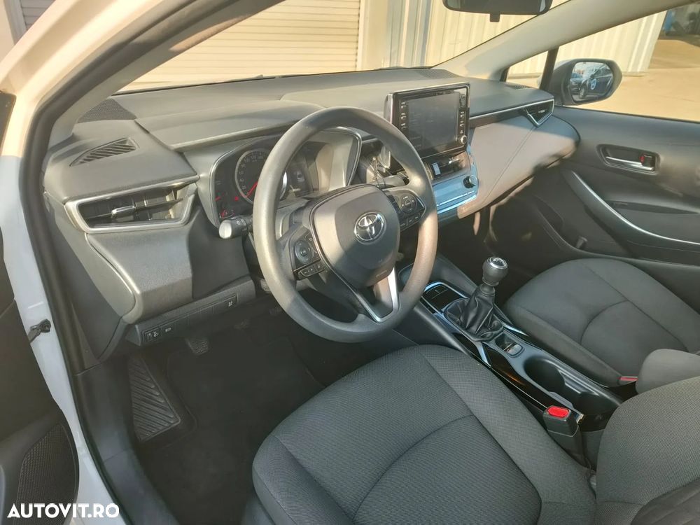 Toyota Corolla Sedan 1.6 Business - 12