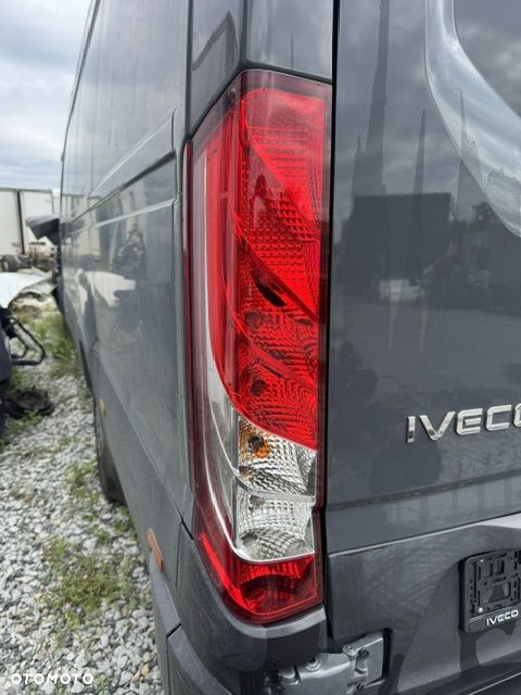 Lampa lewa tył tylna Iveco Daily 14-25r oryginalna - 1