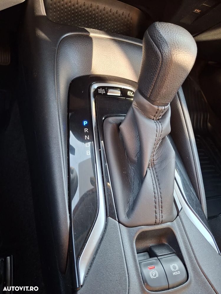 Toyota Corolla 1.8 HSD Eco - 17