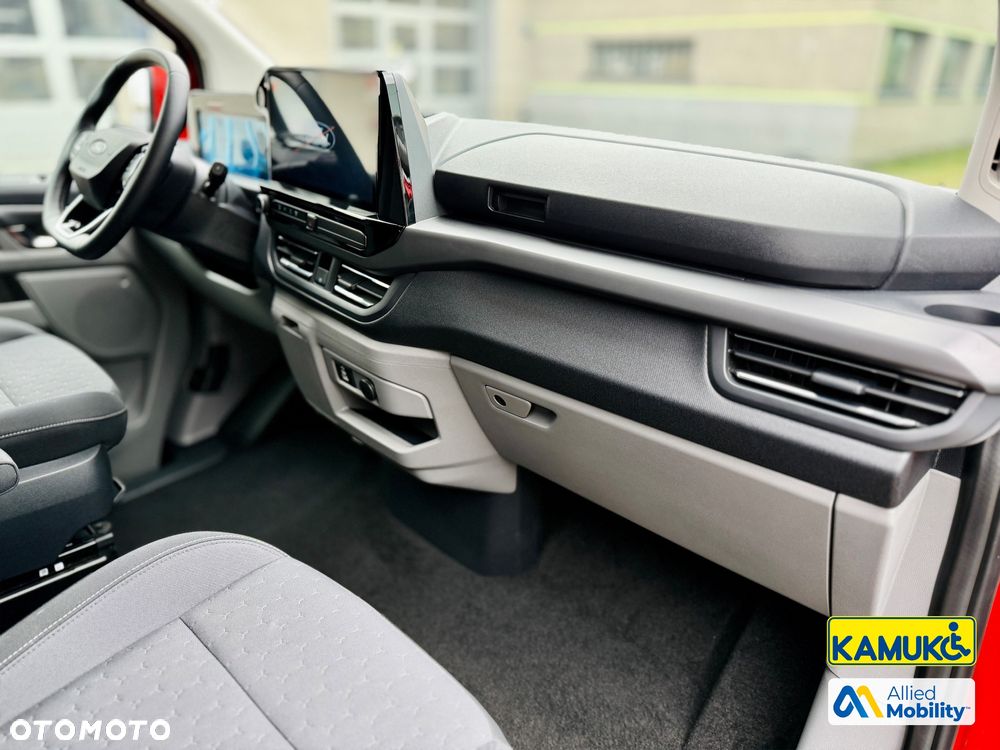 Ford Tourneo Custom 2.0 EcoBlue 320 L1 Titanium - 31