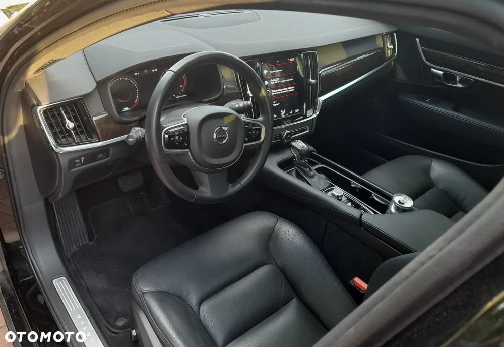 Volvo S90 T6 AWD Momentum - 25