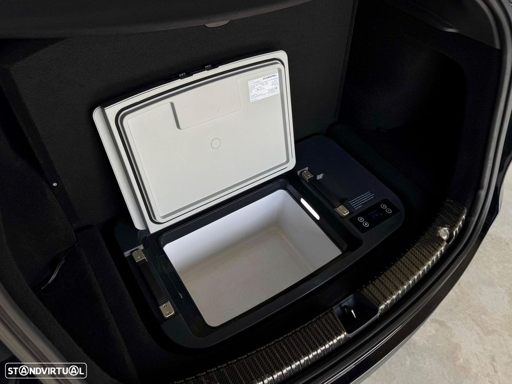 Tesla Model Y Long Range Dual Motor AWD - 46