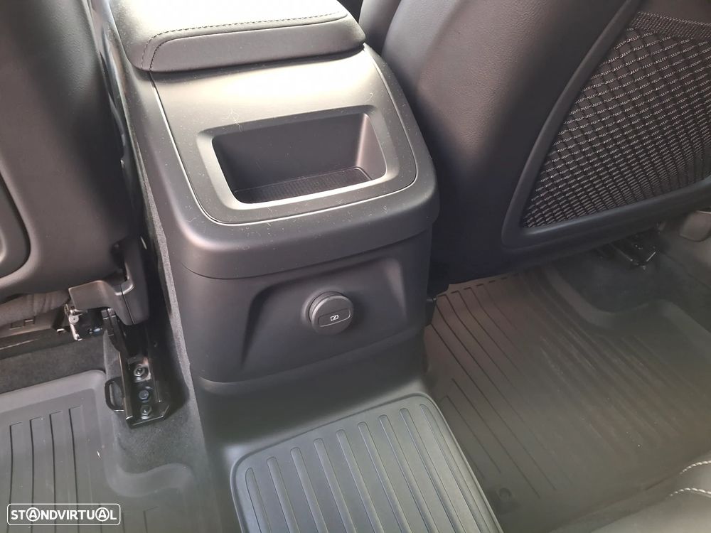 Volvo XC 60 2.0 T6 PHEV Black Edition AWD - 16