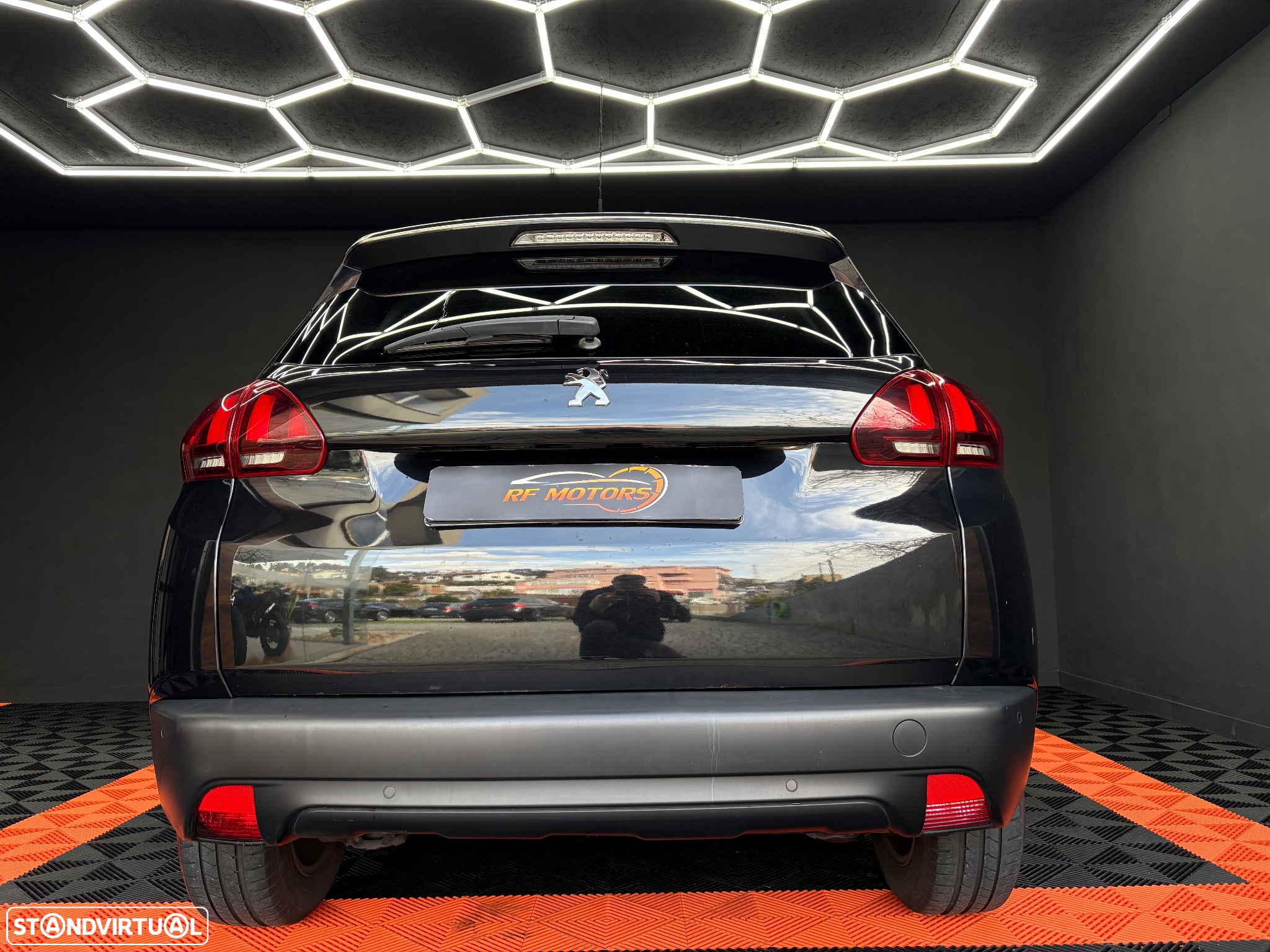Peugeot 2008 1.5 BlueHDi Style - 23