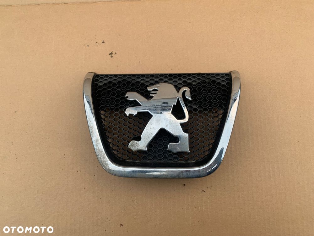 1490016077 grill atrapa znaczek peugeot 807