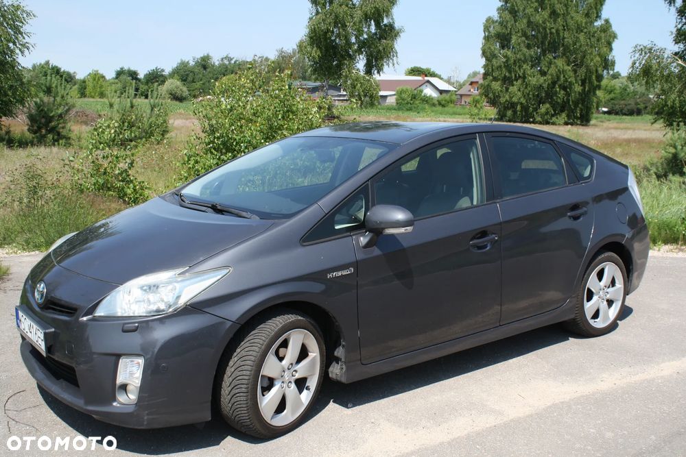 Toyota Prius 1.8 HSD Prestige - 9