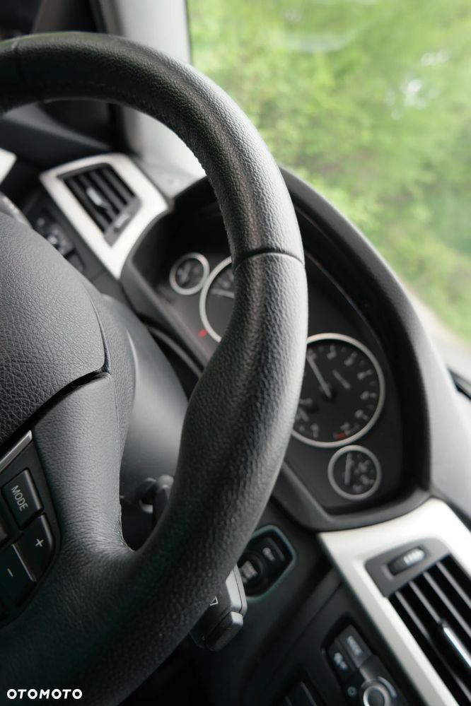 BMW Seria 3 - 32