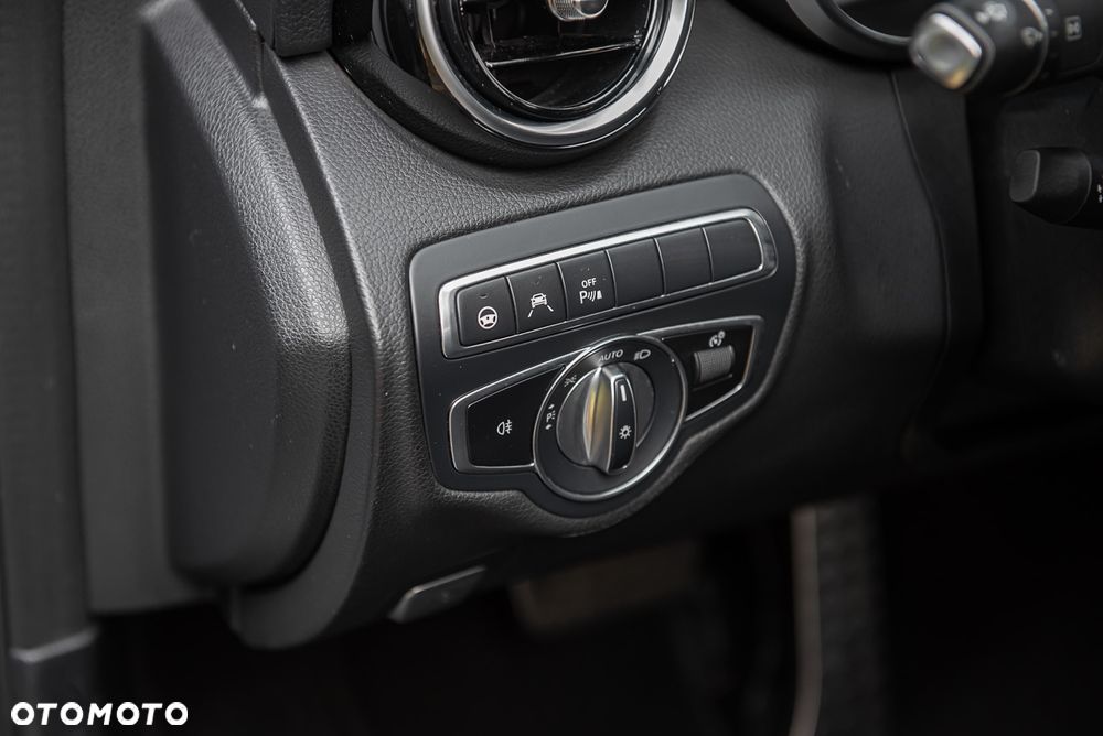 Mercedes-Benz Klasa C AMG 43 4Matic 9G-TRONIC - 18