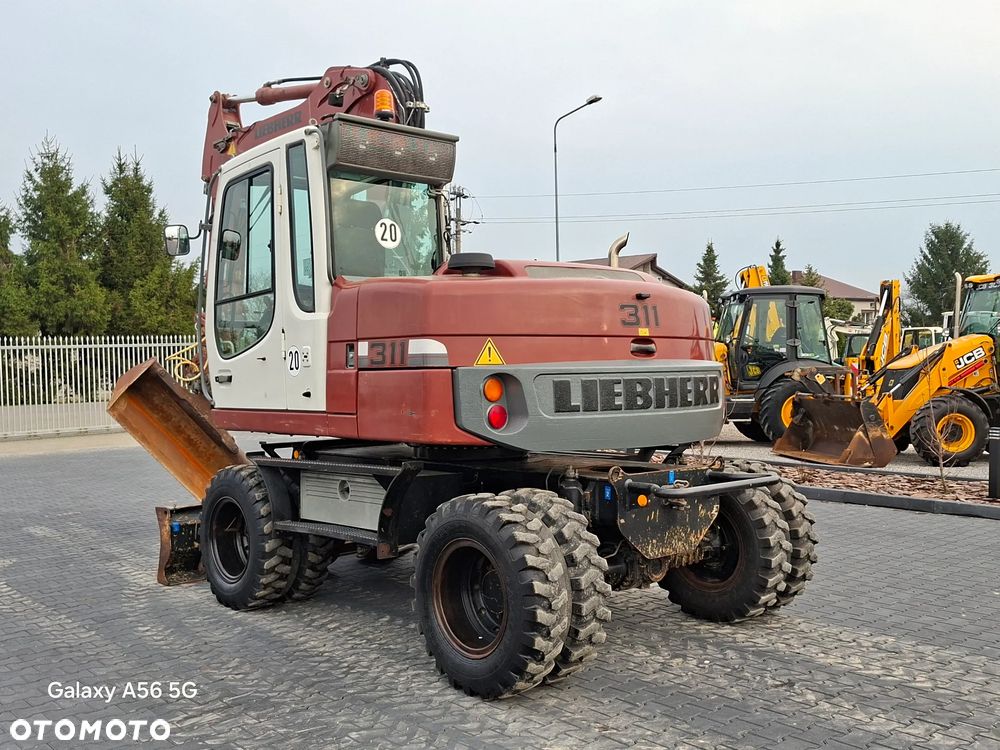 Liebherr A311 - 9