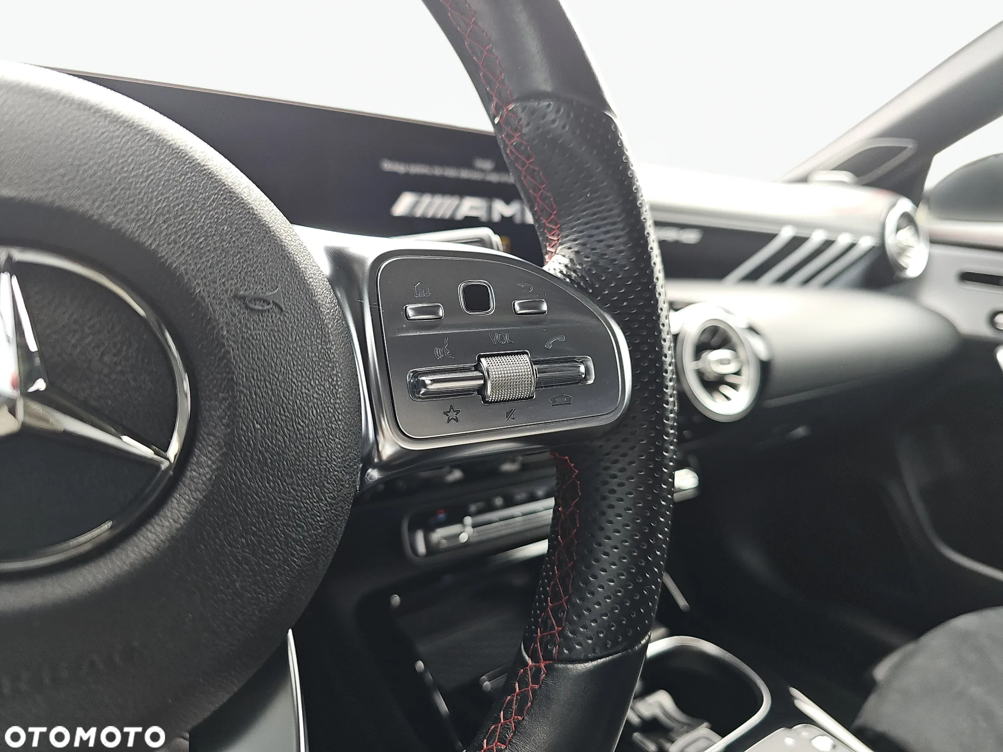 Mercedes-Benz CLA AMG 45 4-Matic 8G-DCT - 13