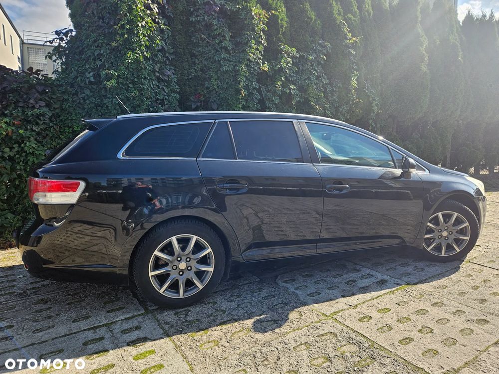 Toyota Avensis 1.8 Sol plus NAVI - 10