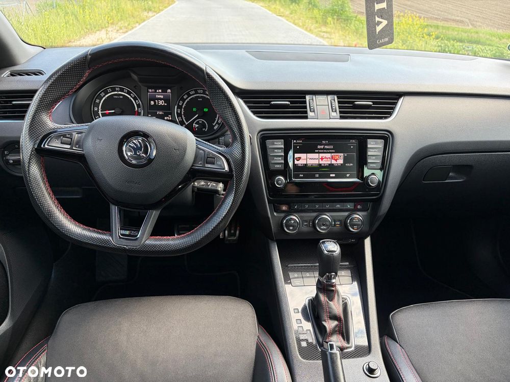 Skoda Octavia 2.0 TDI DSG RS - 23