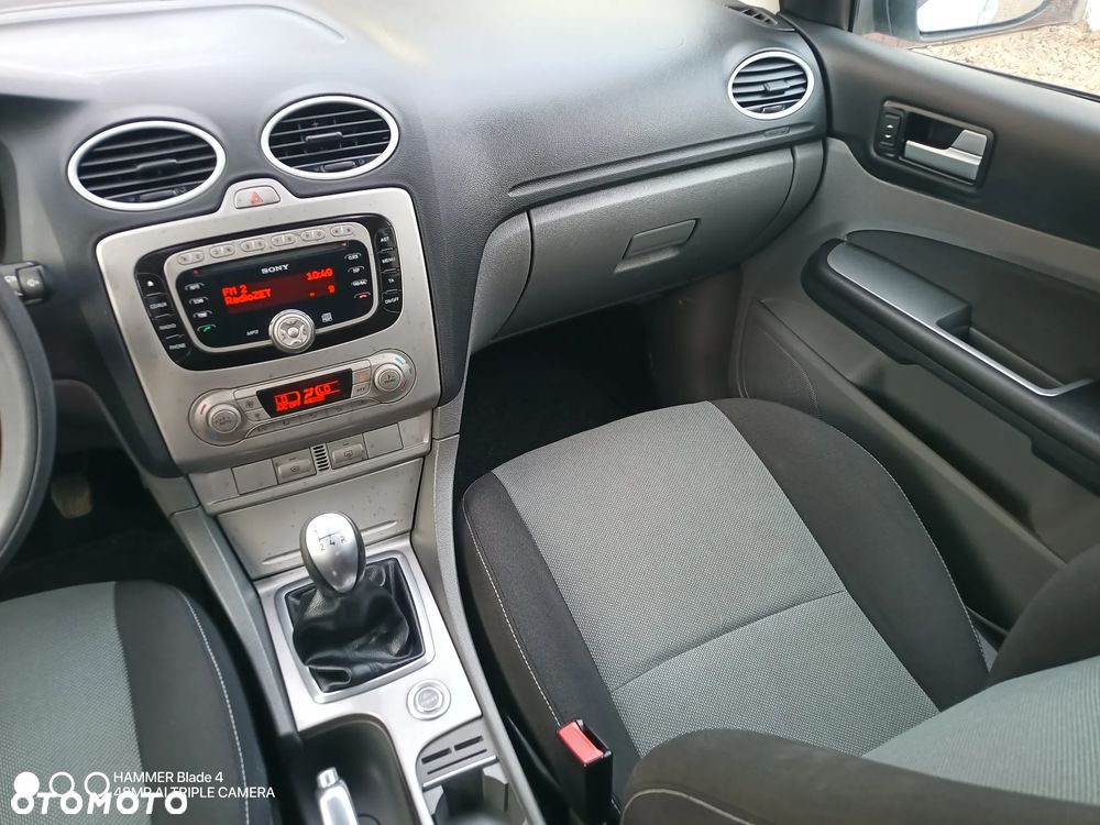 Ford Focus 1.8 Titanium - 12