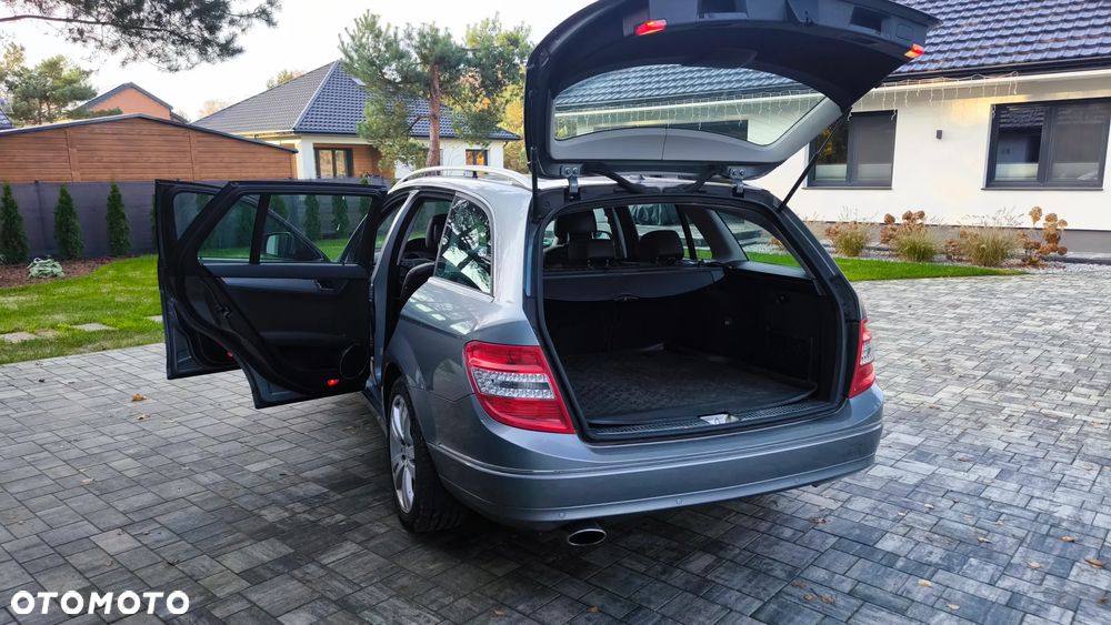 Mercedes-Benz Klasa C 200 7G-TRONIC Avantgarde Edition - 27