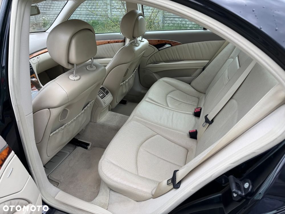 Mercedes-Benz Klasa E 200 Kompressor T Avantgarde - 11
