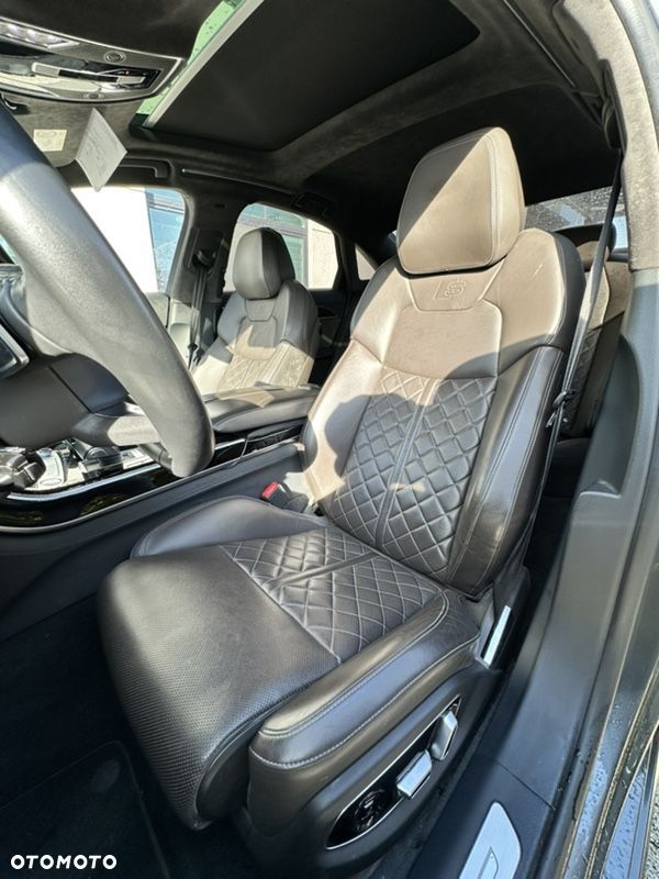 Audi A8 - 6