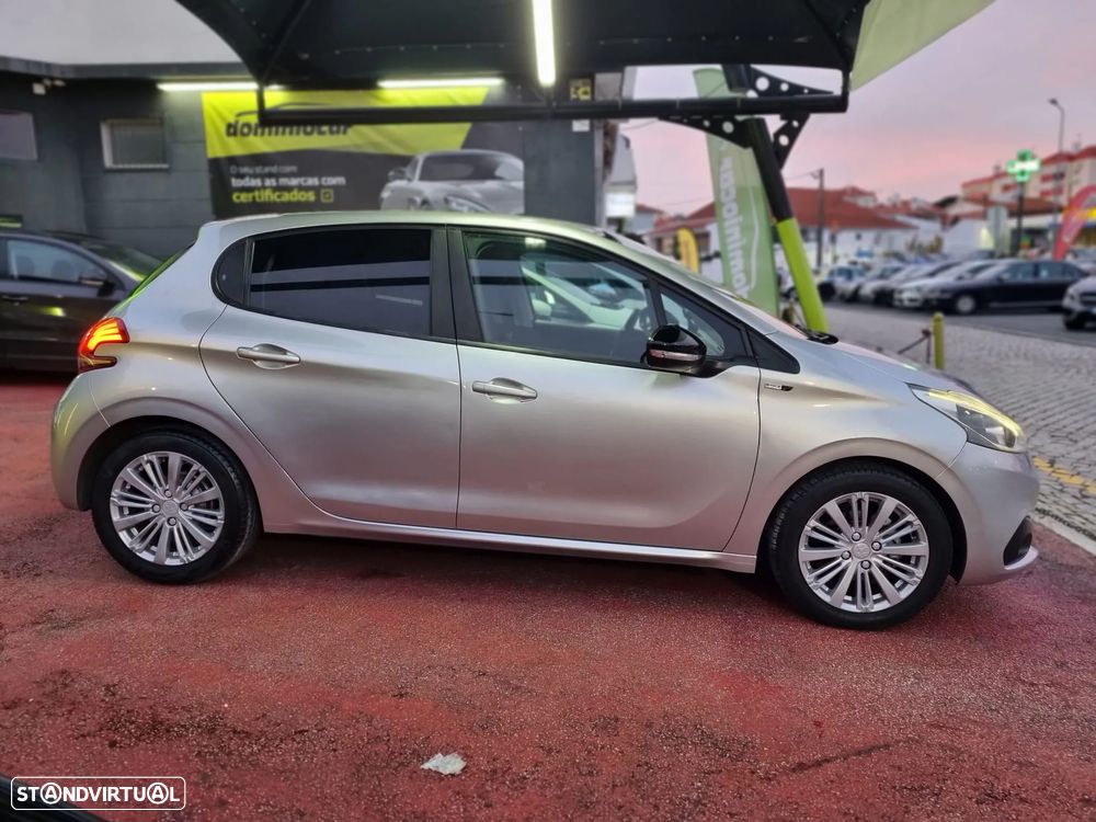 Peugeot 208 1.2 PureTech Style - 12