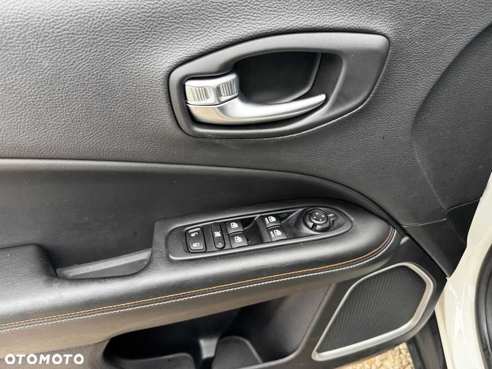 Jeep Compass 1.4 MultiAir Longitude - 31