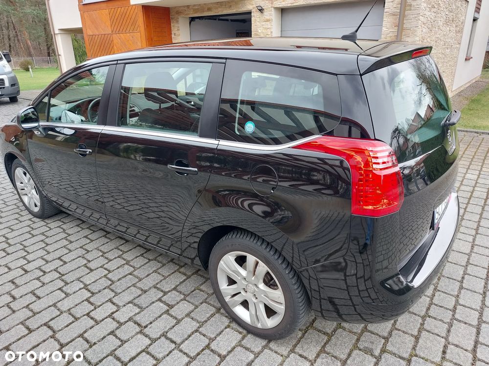 Peugeot 5008 HDI 115 Active - 3