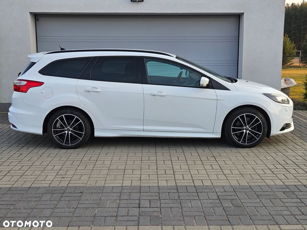 Ford Focus 2.0 EcoBoost ST mit Leder-Sport-Paket - 23