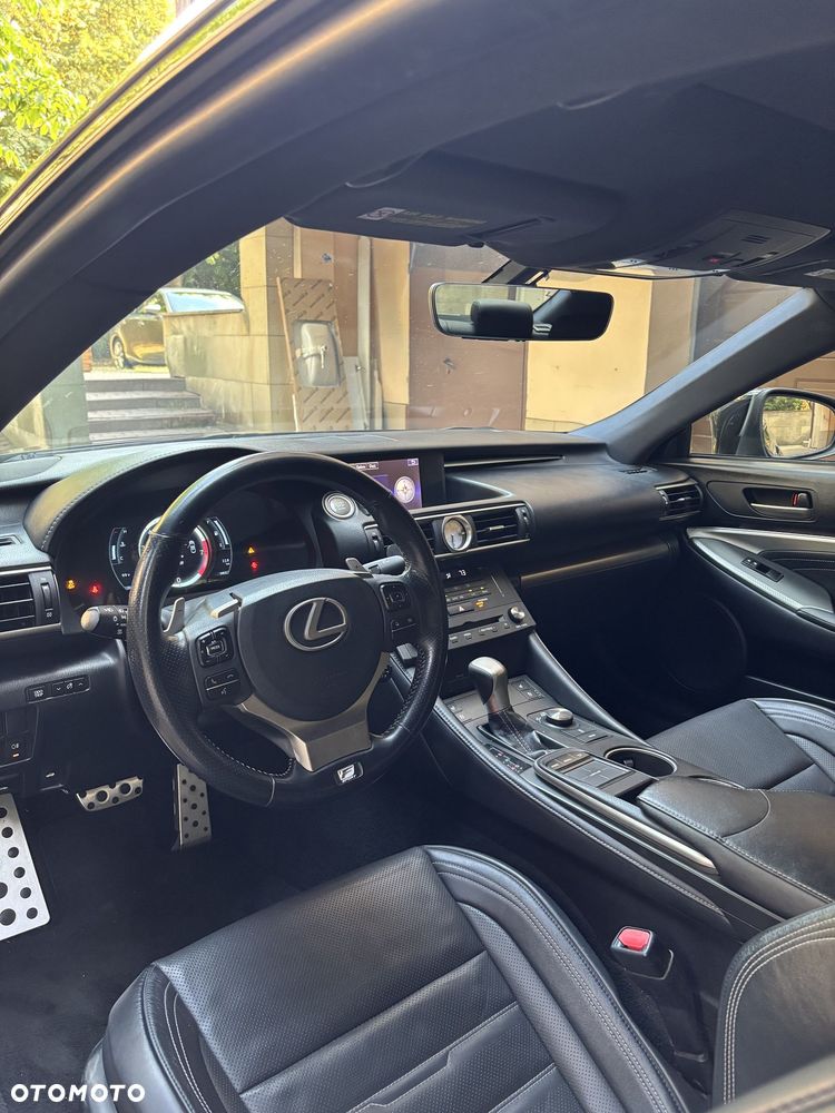 Lexus RC - 8