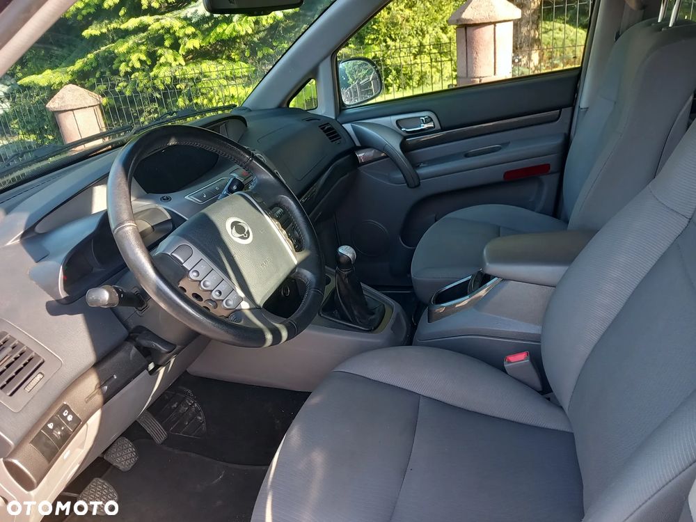SsangYong/KGM Rodius 200 e-XDi Quartz - 3