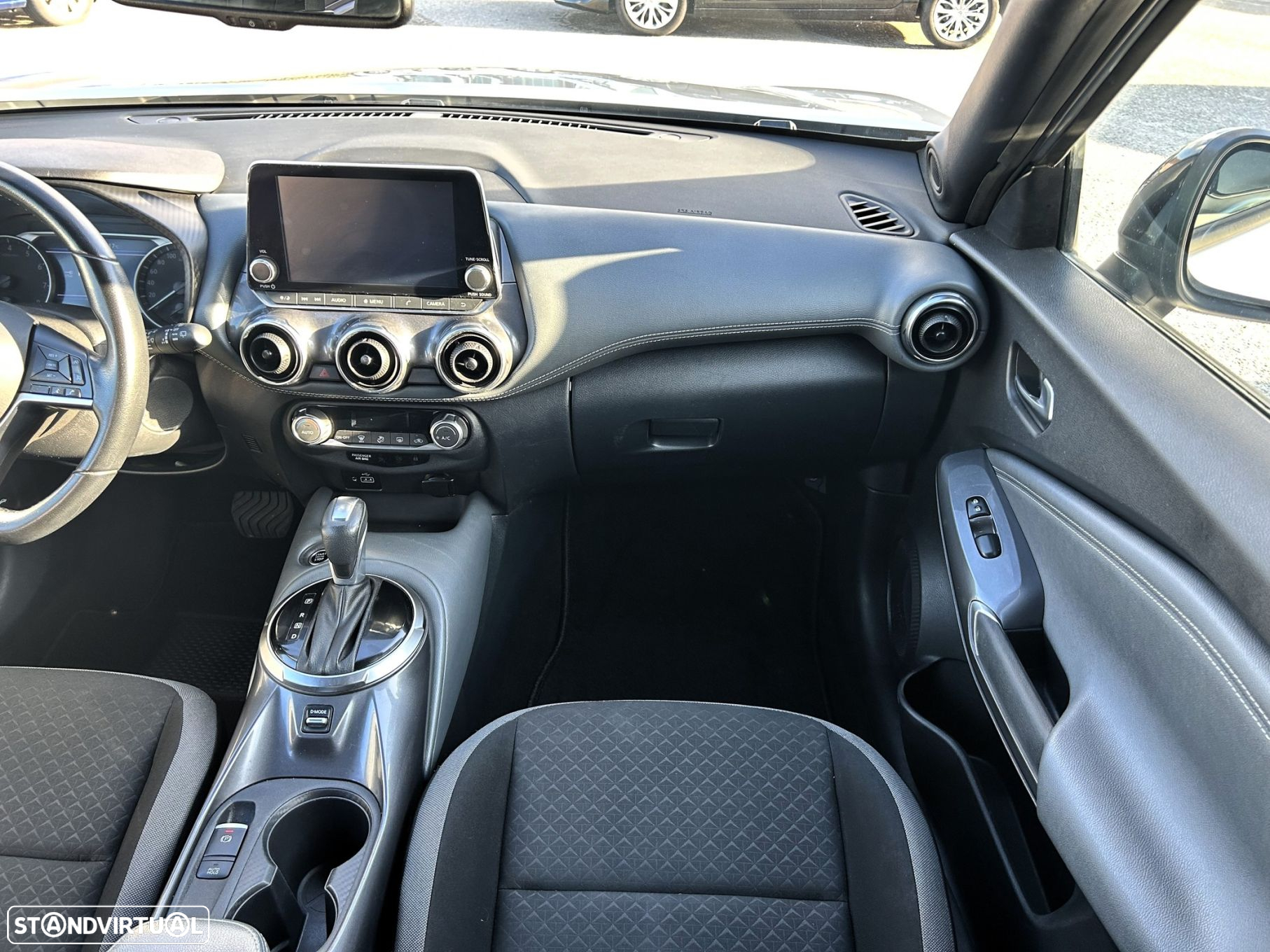 Nissan Juke 1.0 DIG-T N-Connecta DCT - 23