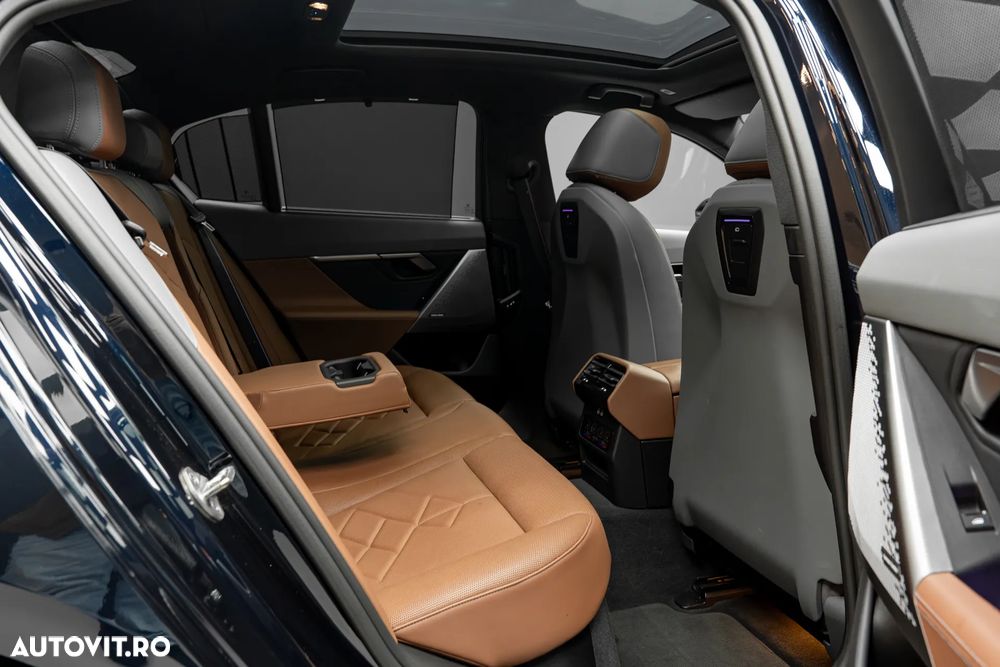 BMW Seria 5 520i Aut. M Sport Edition - 30