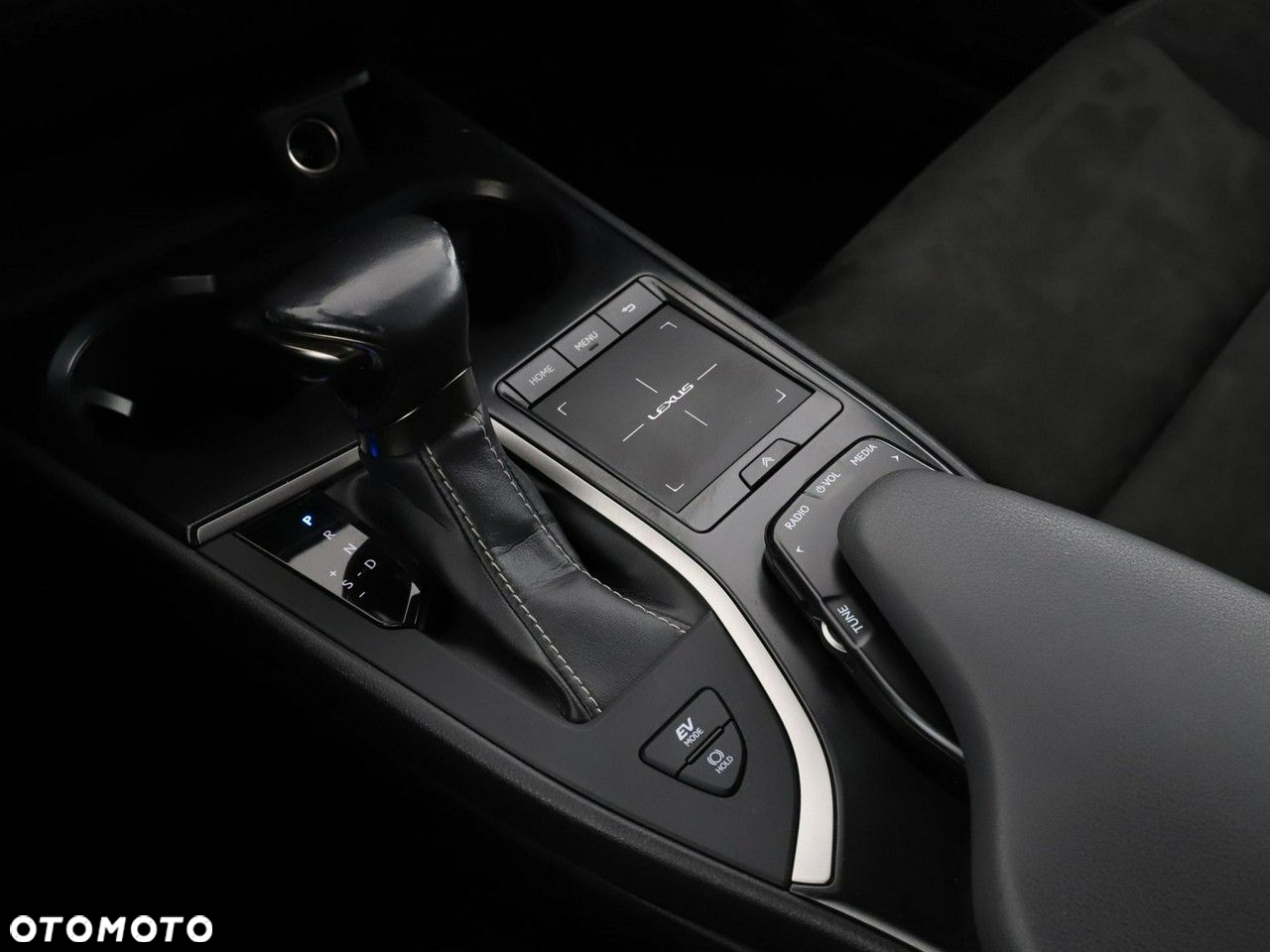 Lexus UX 200 GPF Business 2WD - 29