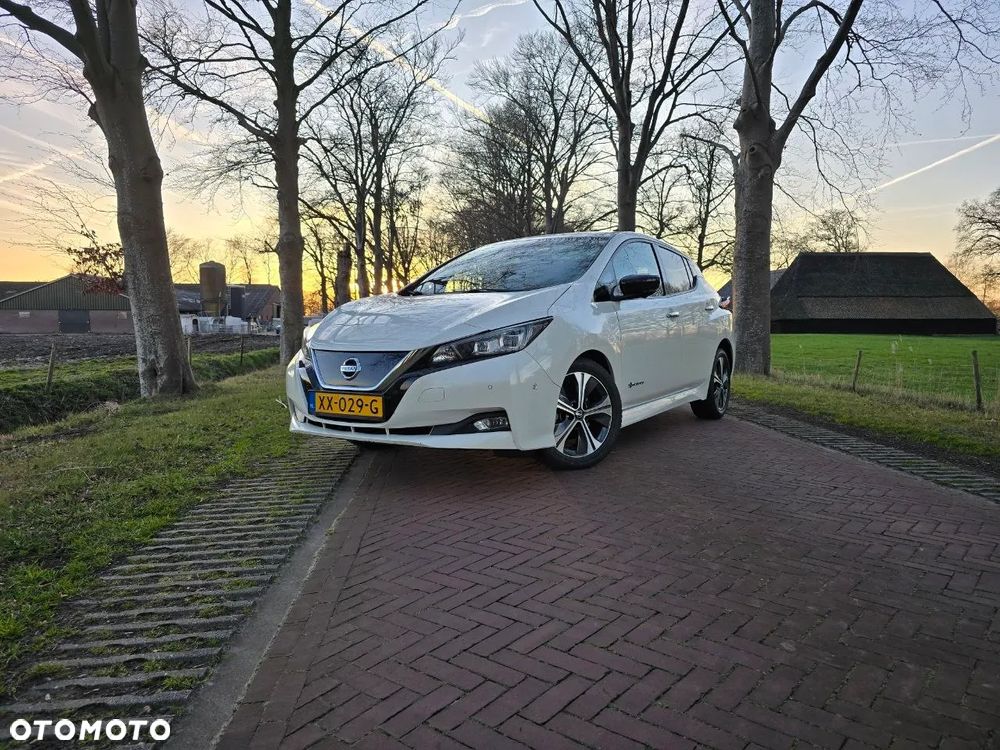 Nissan Leaf 40kWh N-Connecta - 1