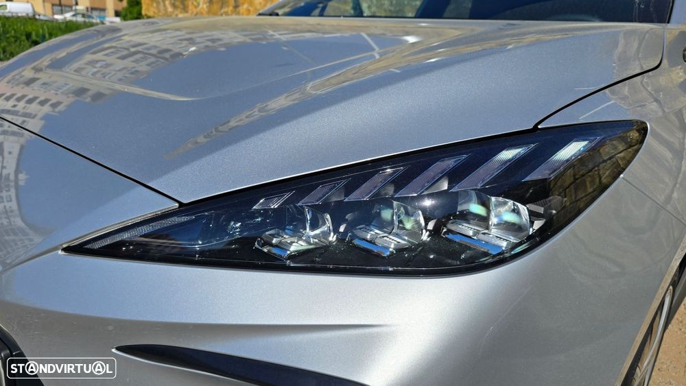 MG MG4 64 kWh Luxury - 60