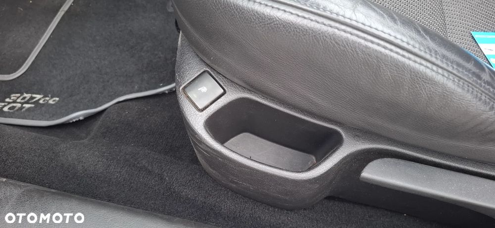 Peugeot 307 CC 140 JBL - 19