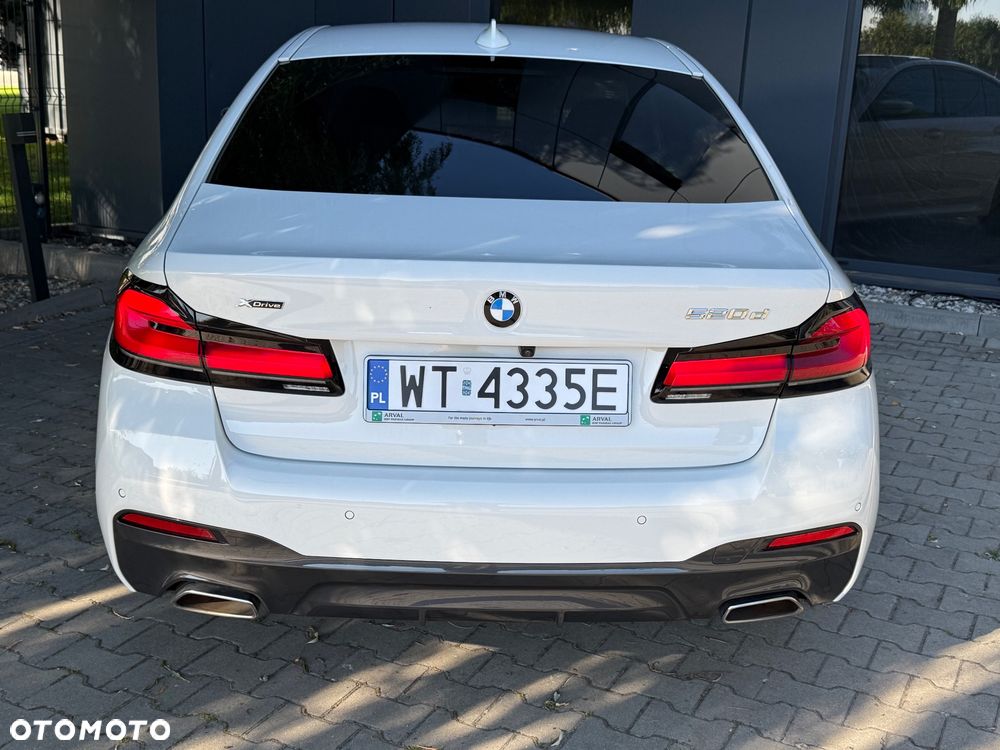 BMW Seria 5 520d xDrive MHEV M Sport sport - 12