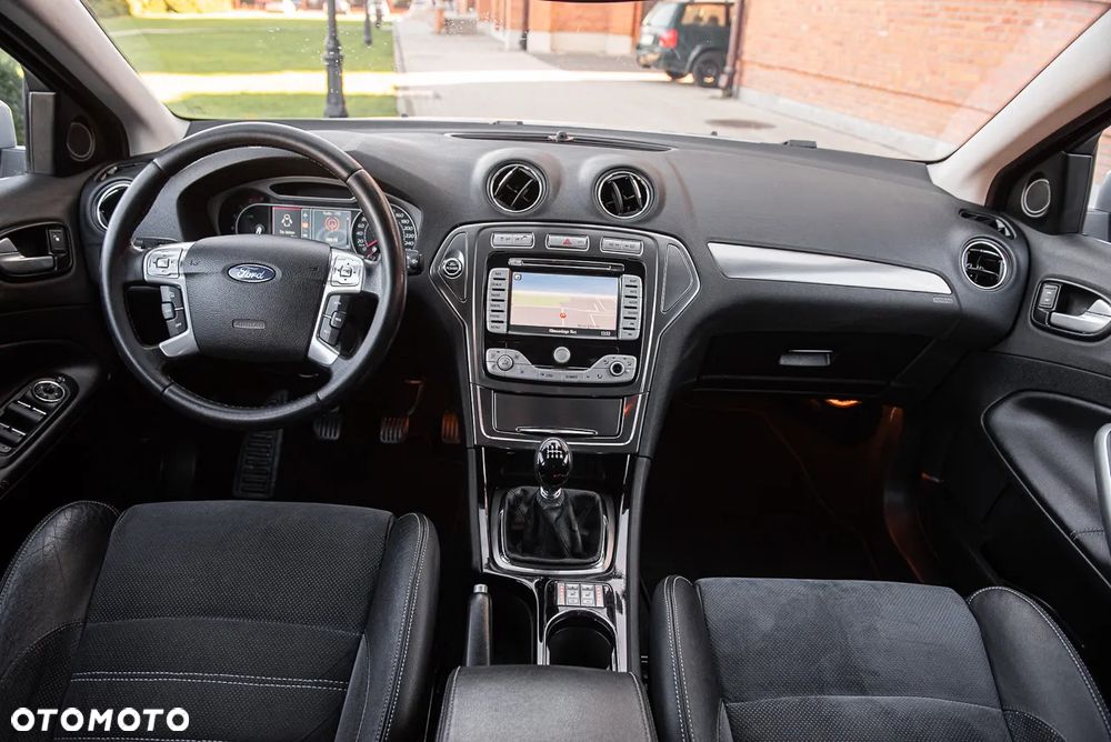 Ford Mondeo 2.5 Black Magic - 25