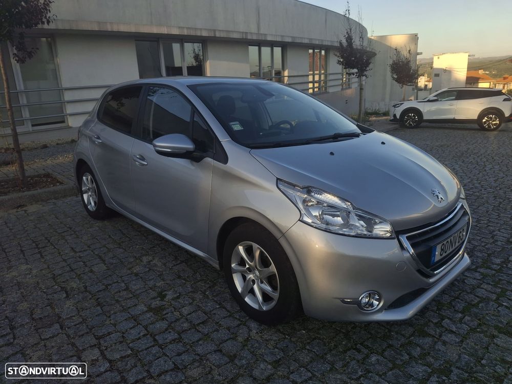Peugeot 208 - 2