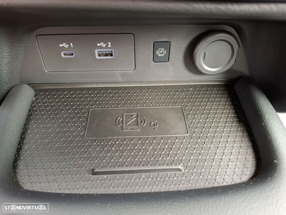 Nissan Juke 1.0 DIG-T Tekna — fotografia 17