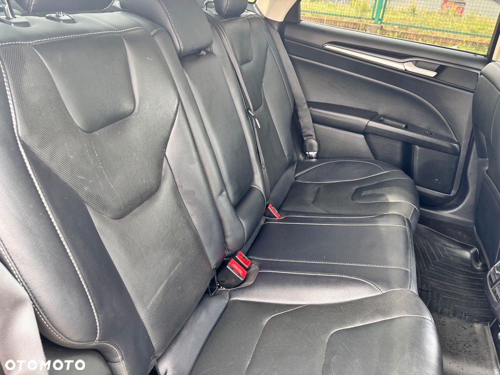 Ford Fusion - 21