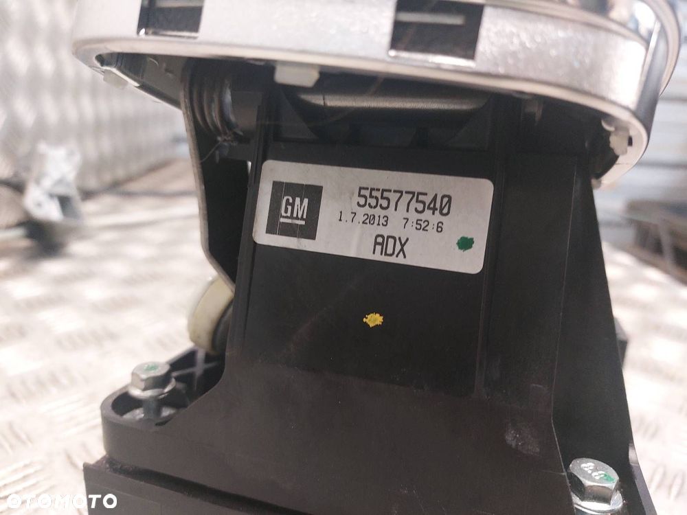 LEWAREK ZMIANY BIEGÓW OPEL INSIGNIA A LIFT 1.6 T 55577540 8126201000 - 4