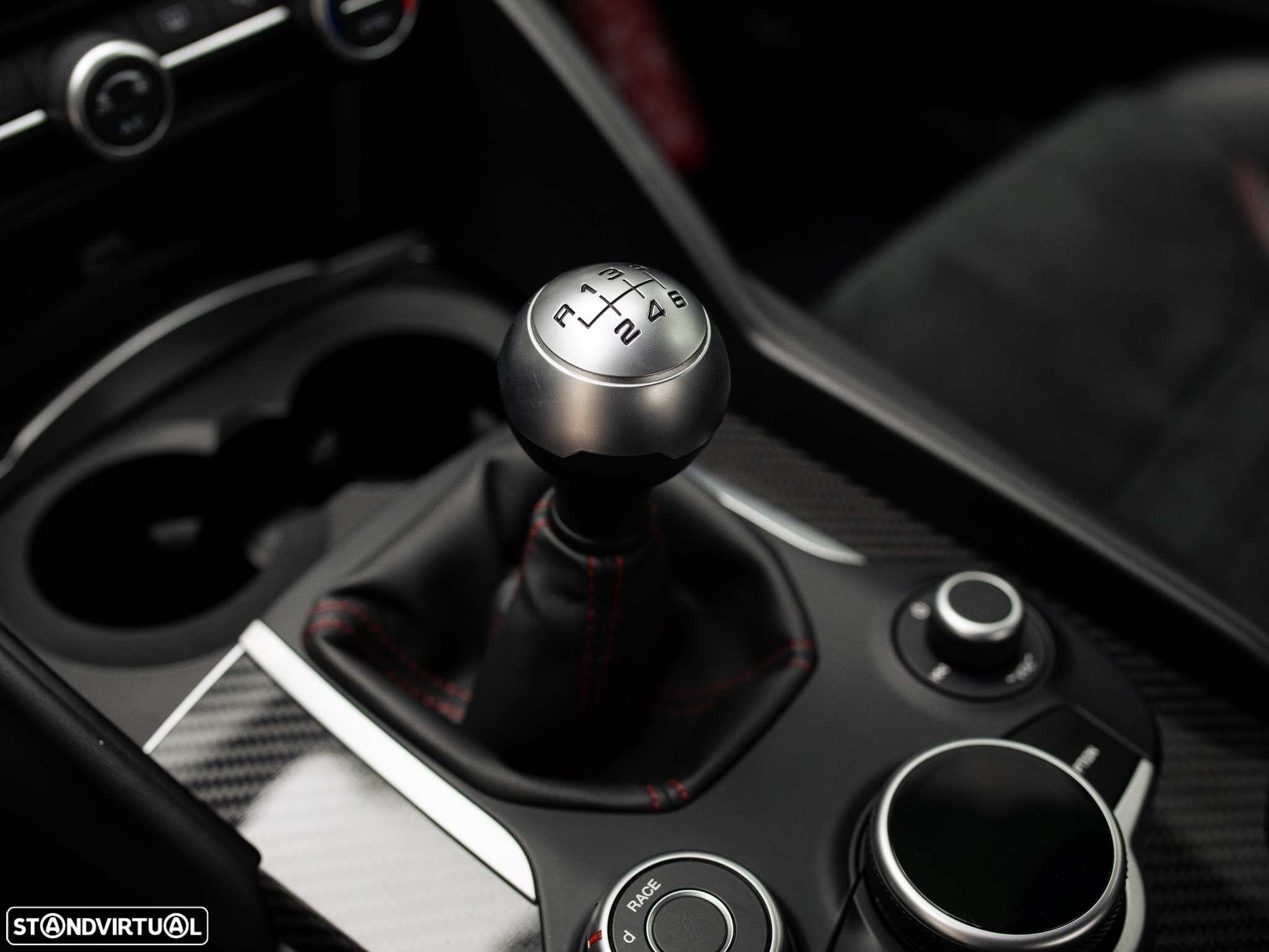 Alfa Romeo Giulia 2.9 Bi-Turbo Quadrifoglio - 32