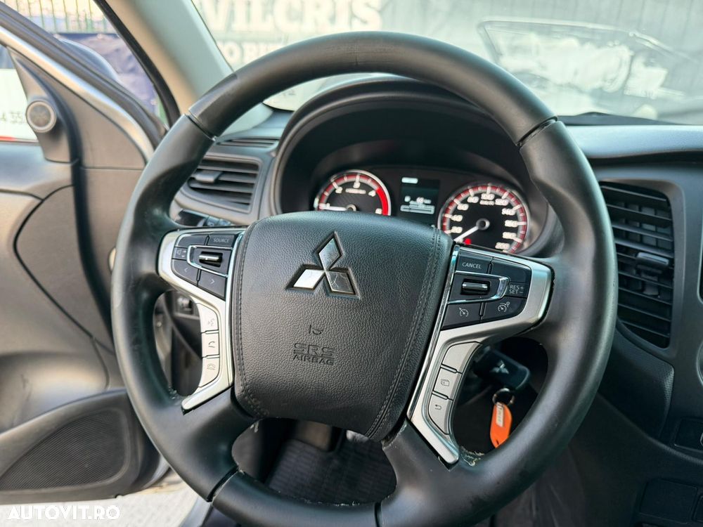 Mitsubishi L200 Double Cab 2.2 DI-D M/T Instyle - 26